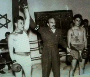 Πυγμαχία - ένα απαραίτητο στοιχείο σε κάθε σύστημα αυτοάμυνας 6 42992885 10156620980959757 907291753717956608 n 300x258 1