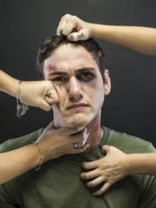 Κακοποίηση και κακοποιητική συμπεριφορά 2 Abel REPORTER Nick 767x1024 1 225x300 1