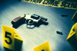 sunenoxoi sto egklima 1 300x201 1